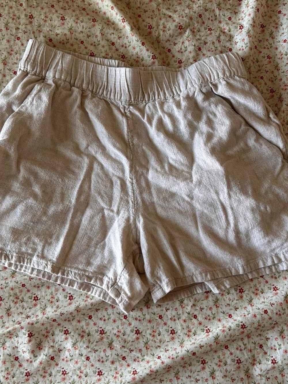H&M Light Beige High-Waist Linen-Blend Shorts
